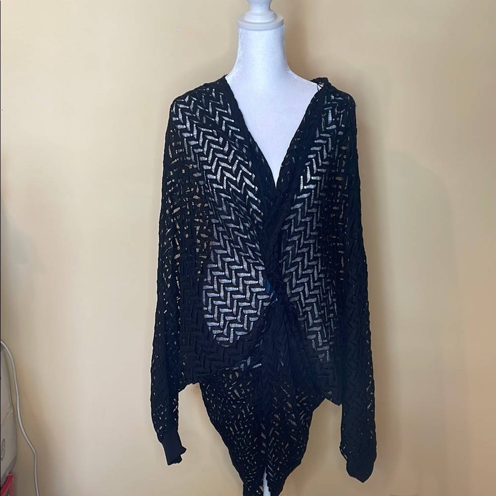 Francesca's Collections Black Open-Knit Cardigan with Asymmetrical Hem
